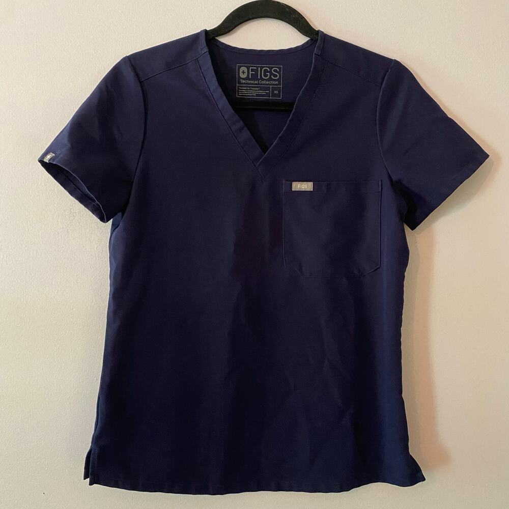 Figs Women's V-Neck Scrub Top in Navy
